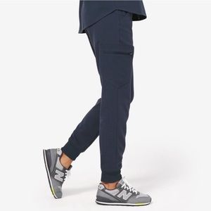 Figs Dark Harbor Zamora